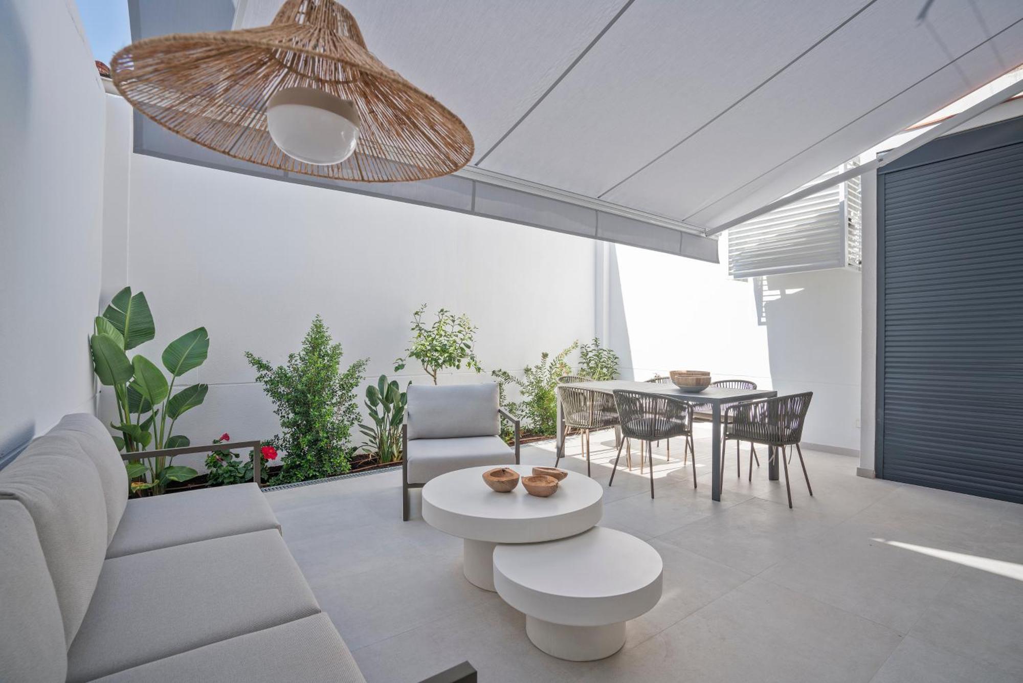 Sitges Spaces Garden Condo-2 Bedrooms, 2 Bathrooms, Garden Terrace, Near Center, Sleeps Up To 6- Monthly Rentals Only Buitenkant foto