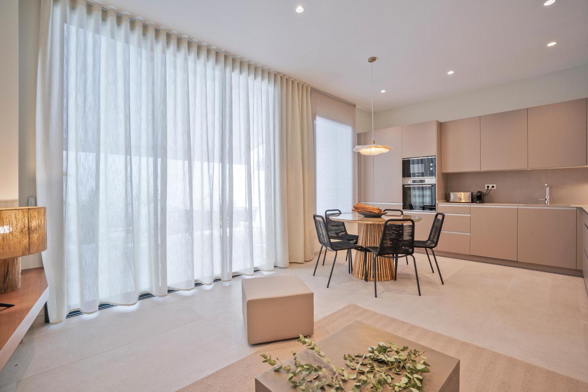 Sitges Spaces Garden Condo-2 Bedrooms, 2 Bathrooms, Garden Terrace, Near Center, Sleeps Up To 6- Monthly Rentals Only Buitenkant foto