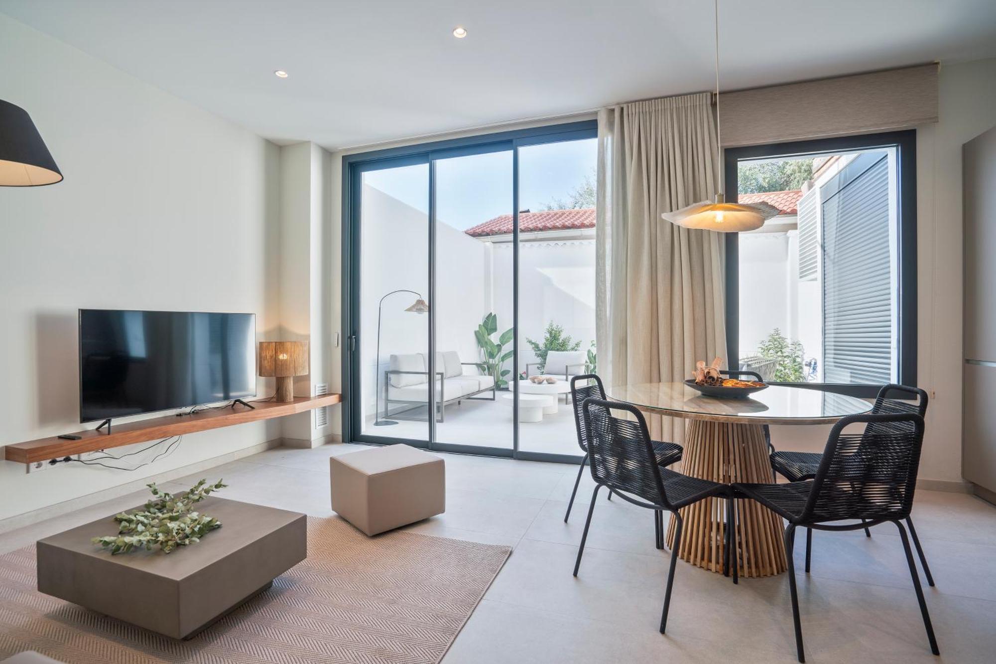 Sitges Spaces Garden Condo-2 Bedrooms, 2 Bathrooms, Garden Terrace, Near Center, Sleeps Up To 6- Monthly Rentals Only Buitenkant foto