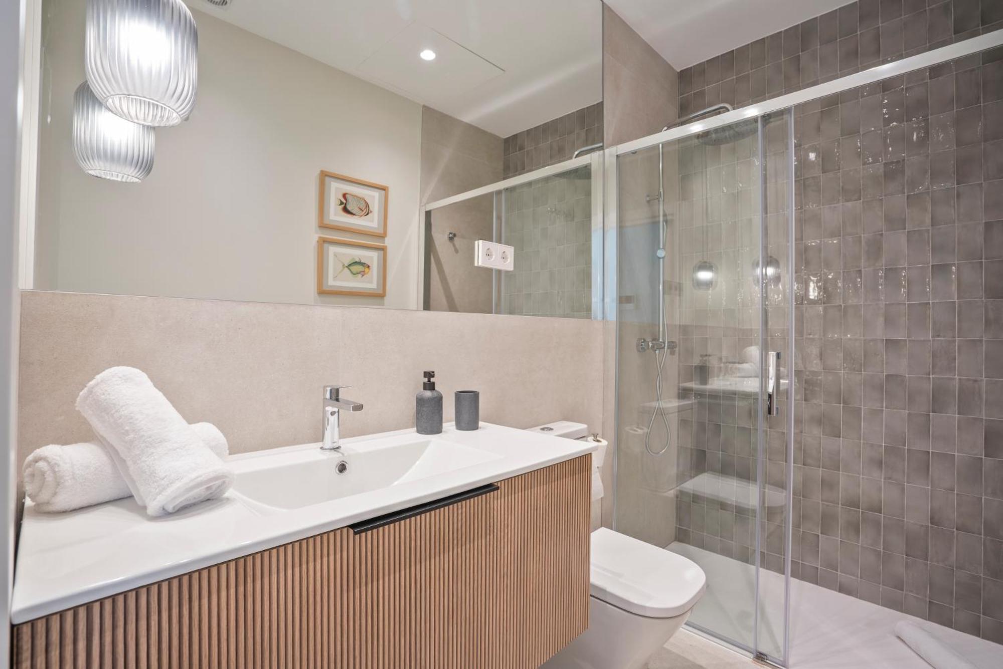Sitges Spaces Garden Condo-2 Bedrooms, 2 Bathrooms, Garden Terrace, Near Center, Sleeps Up To 6- Monthly Rentals Only Buitenkant foto